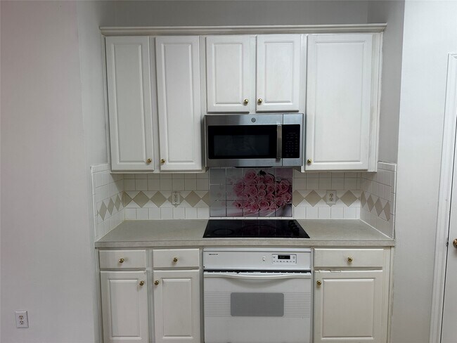 Building Photo - 15303 Marden Ct