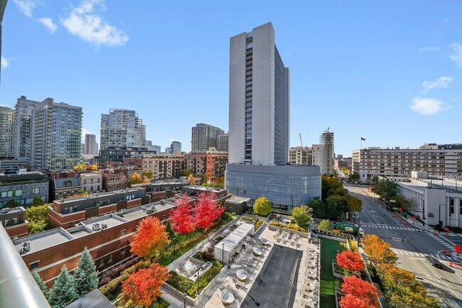 Building Photo - 750 N Hudson Ave