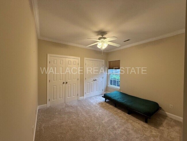 Building Photo - MAIN LEVEL LIVING IN THE HEART OF FARRAGUT...4 BEDROOM!!