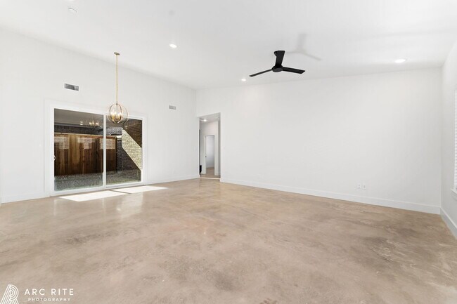 Building Photo - 4521 22nd Pl