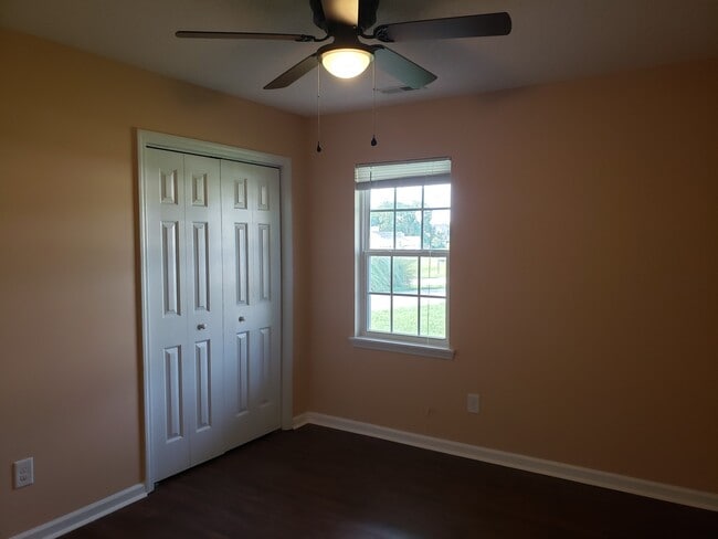 Building Photo - 3 bedroom/2 bath home Sneads Ferry