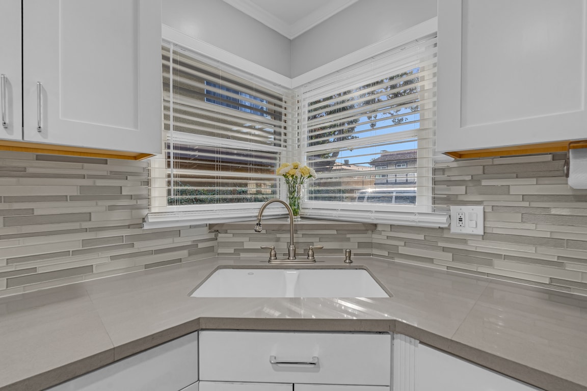 Building Photo - 340 N Monterey St