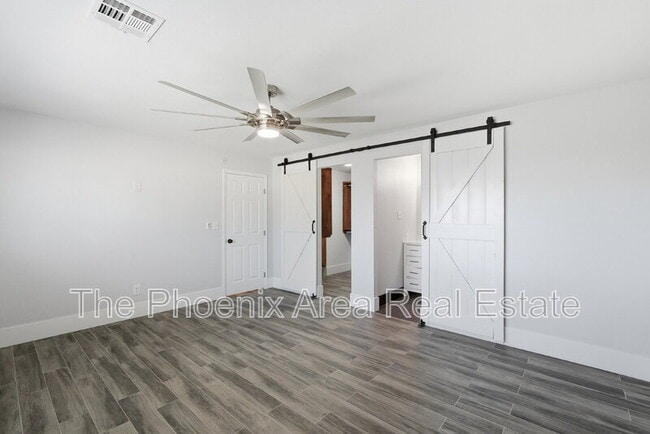 Building Photo - 447 E Carson Dr