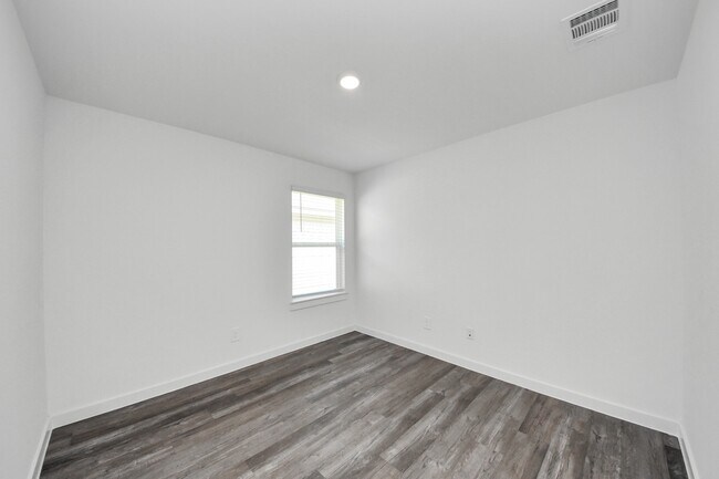 Building Photo - 8747 Cedar Elm Pass