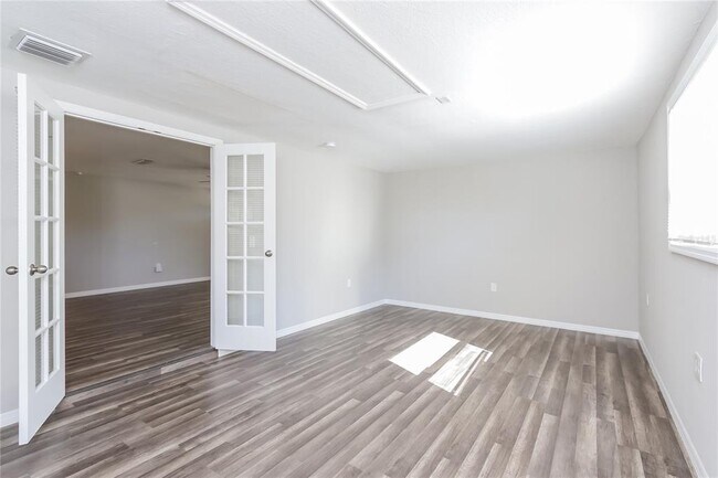 Building Photo - 6232 Murdock Ave