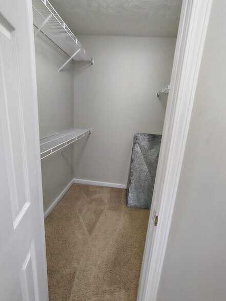 Building Photo - 692 Almondwood Pl