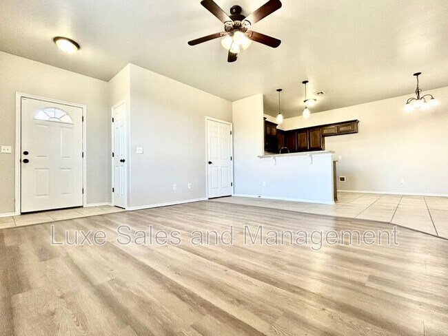 Building Photo - 1328 Garden Gate Dr