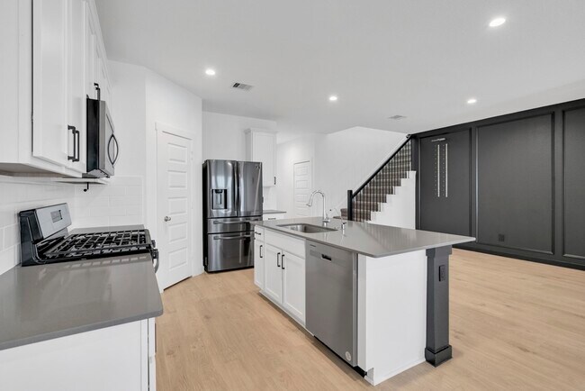 Building Photo - 31855 Hallington Hl Ln