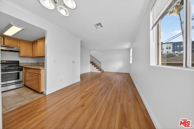 Building Photo - 11063 Cumpston St