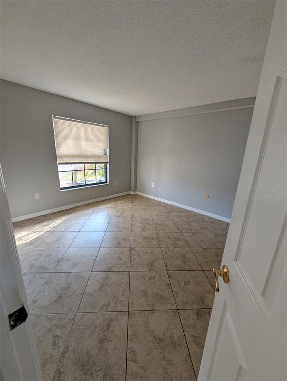 Building Photo - 5989 Village Cir S