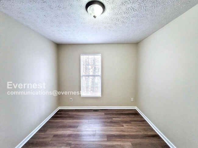 Building Photo - 5589 Strathmoor Manor Cir
