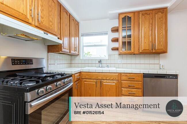 Building Photo - 1394-1396 Sanchez Street ***