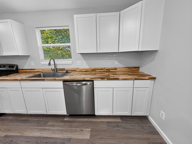 Building Photo - 5316 Godas Cir