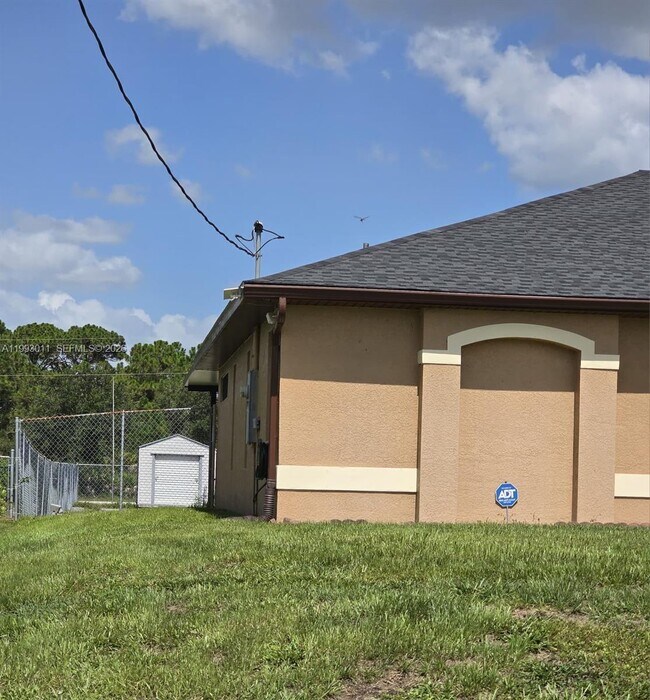 Building Photo - 1816 Tomaso Ave