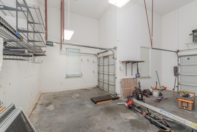 Building Photo - 3169 Glenview Dr