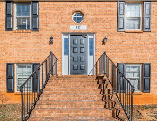 Building Photo - 887 Timberlake Dr
