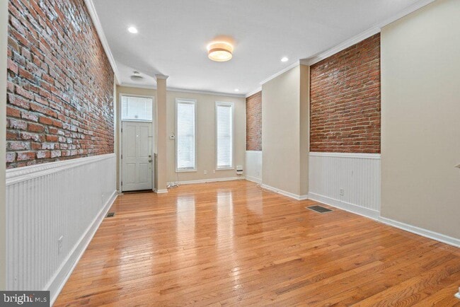 Building Photo - 226 S Patterson Park Ave