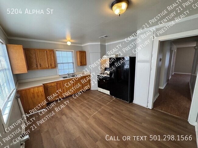 Building Photo - 5204 Alpha St