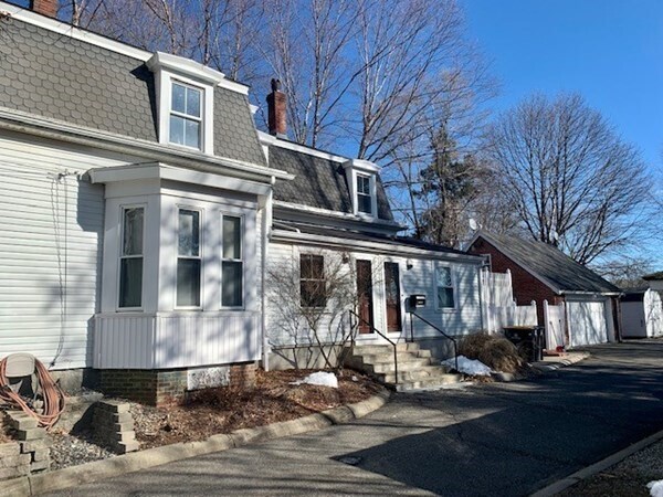 Building Photo - 749 Old Connecticut Path