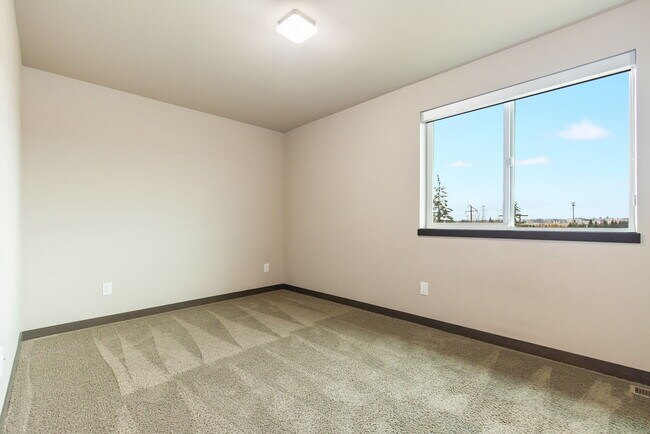 Building Photo - 17822 19th Ave W