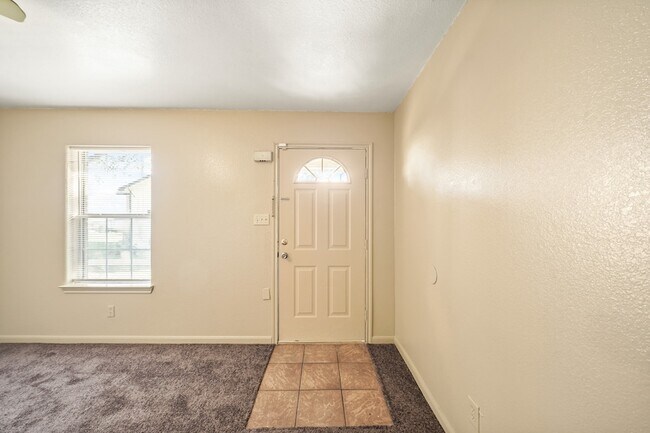 Building Photo - 4636 Mayflower St