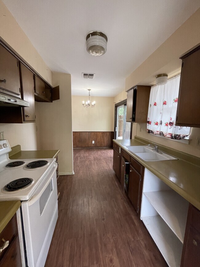 Building Photo - 247 Fennel Dr