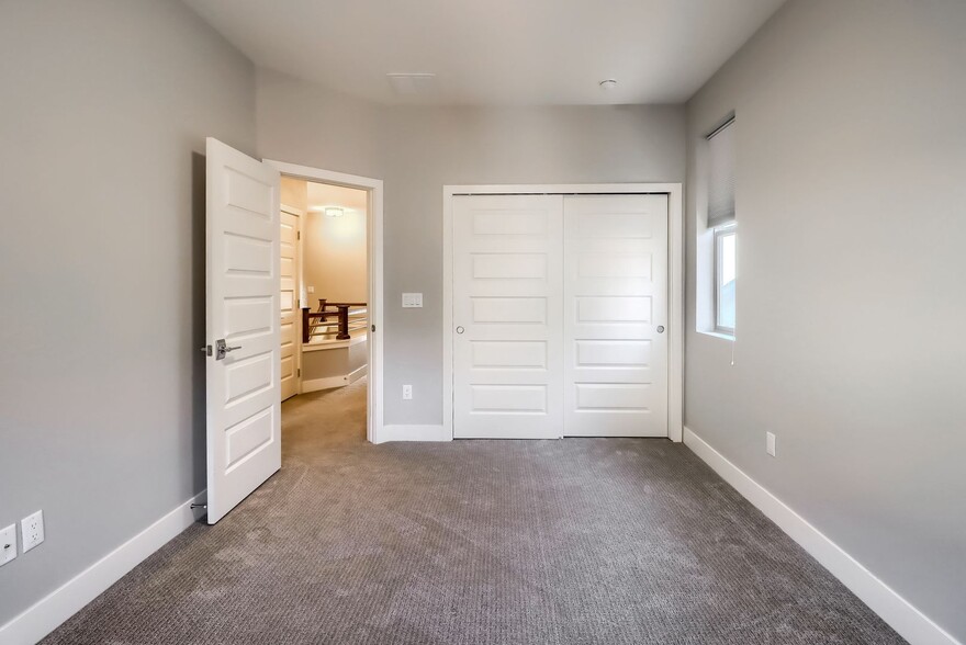 Building Photo - 12243 W Alameda Dr