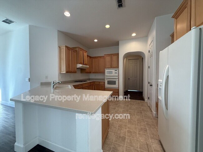 Building Photo - 1700 Charm Way