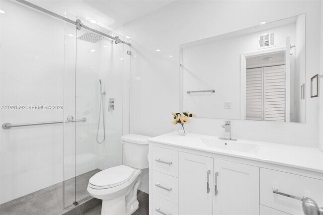 Building Photo - 5325 SW 77th Ct