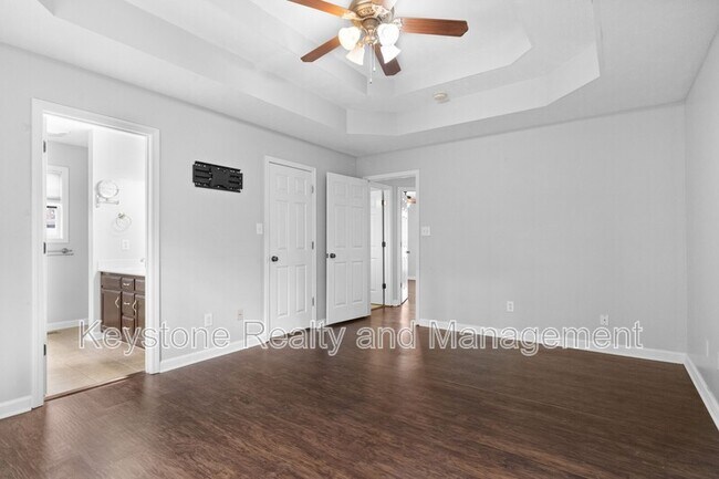 Building Photo - 1405 Mutual Dr