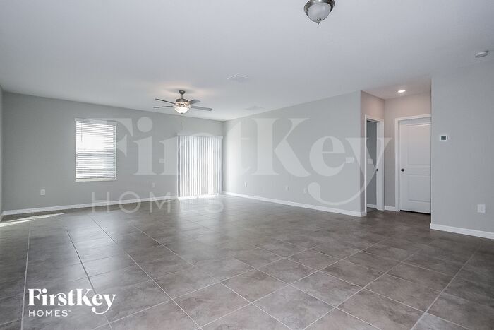 Building Photo - 10111 Paradise Fish Dr