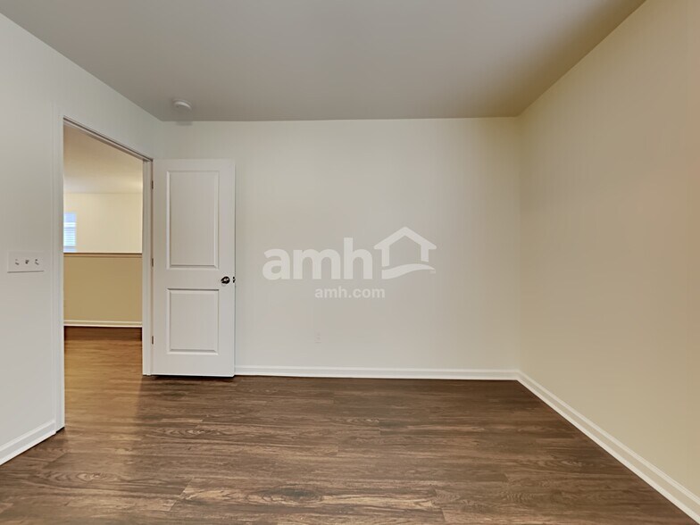 Building Photo - 271 Cameron St