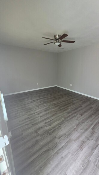 Building Photo - 614 Chihuahua St