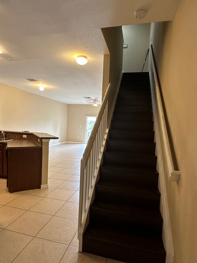 Building Photo - 3532 NW 29th Ct