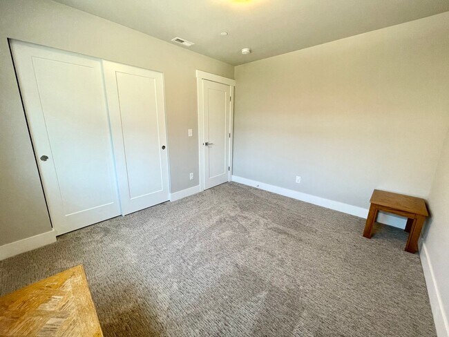Building Photo - 22275 9th Ct SE