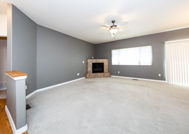 Building Photo - 5607 University Village View