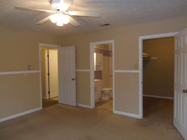 Building Photo - Imagine Life Here!