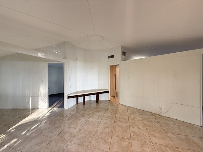 Building Photo - 6410 San Jose Blvd W