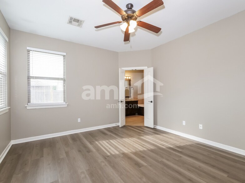 Building Photo - 8308 NW 139th Terrace