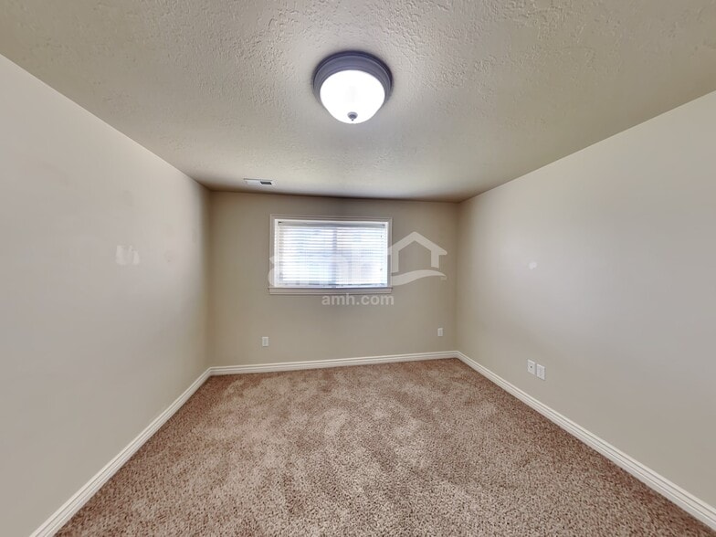 Building Photo - 182 S 1125 W