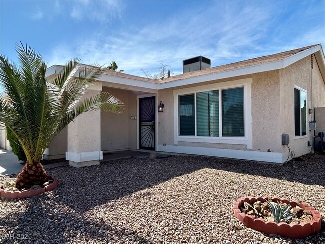 Building Photo - 7319 Clearwater Cir