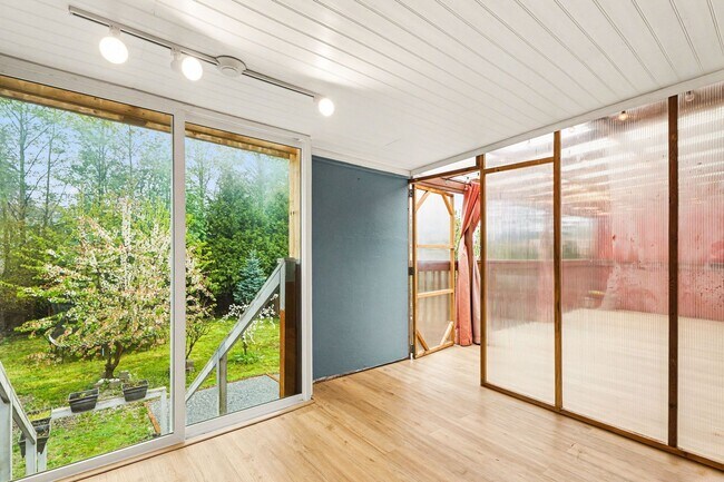 Building Photo - 29 112th St SE