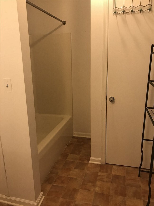 Building Photo - 83 Whitlock Rd