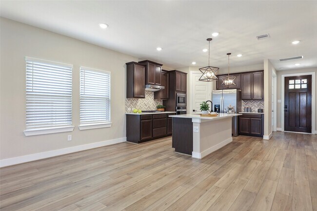 Building Photo - 2013 Woodland Pine Ct