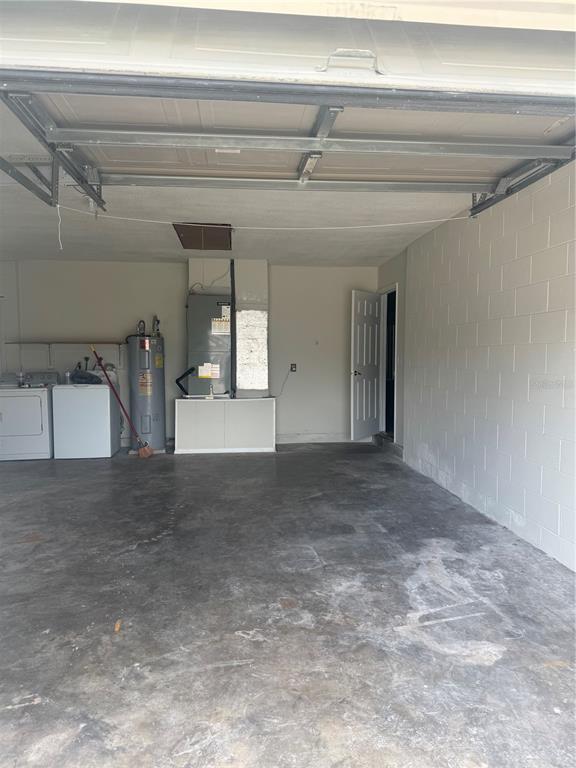 Building Photo - 2329 Pine Tree Ct