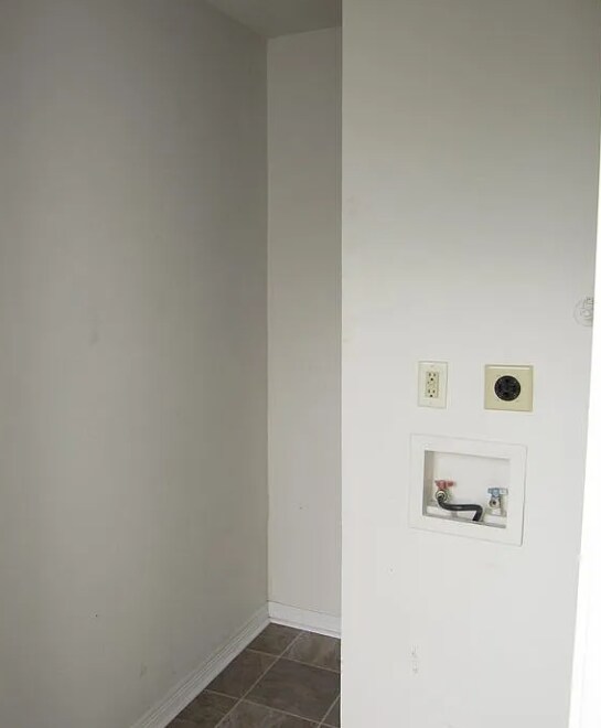 Building Photo - 706 Leonard Dr