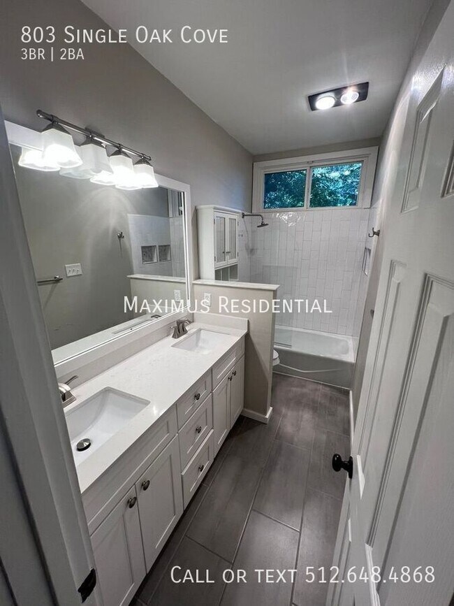 Building Photo - 803 Single Oak Cove