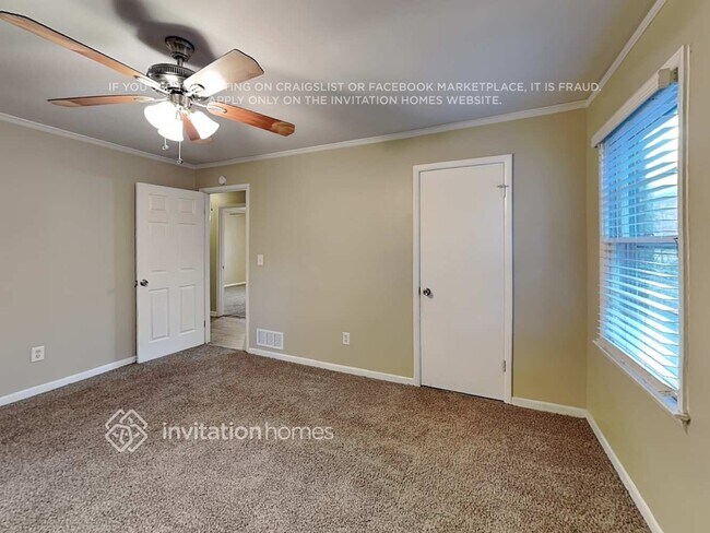 Building Photo - 686 Rollingwood Pl