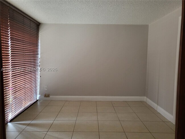 Building Photo - 6924 SW 114th Pl