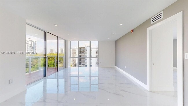 Building Photo - 3625 N Country Club Dr